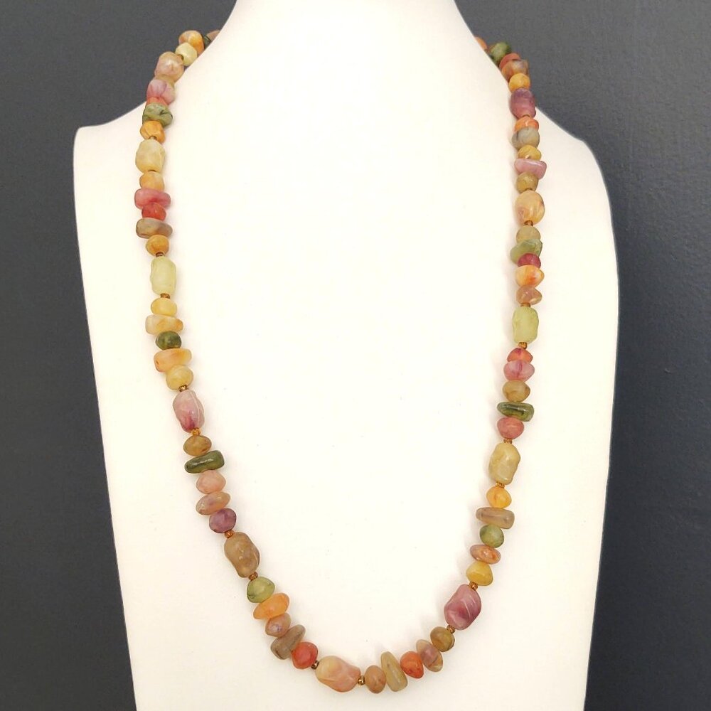 Single strand faux stone beaded necklace